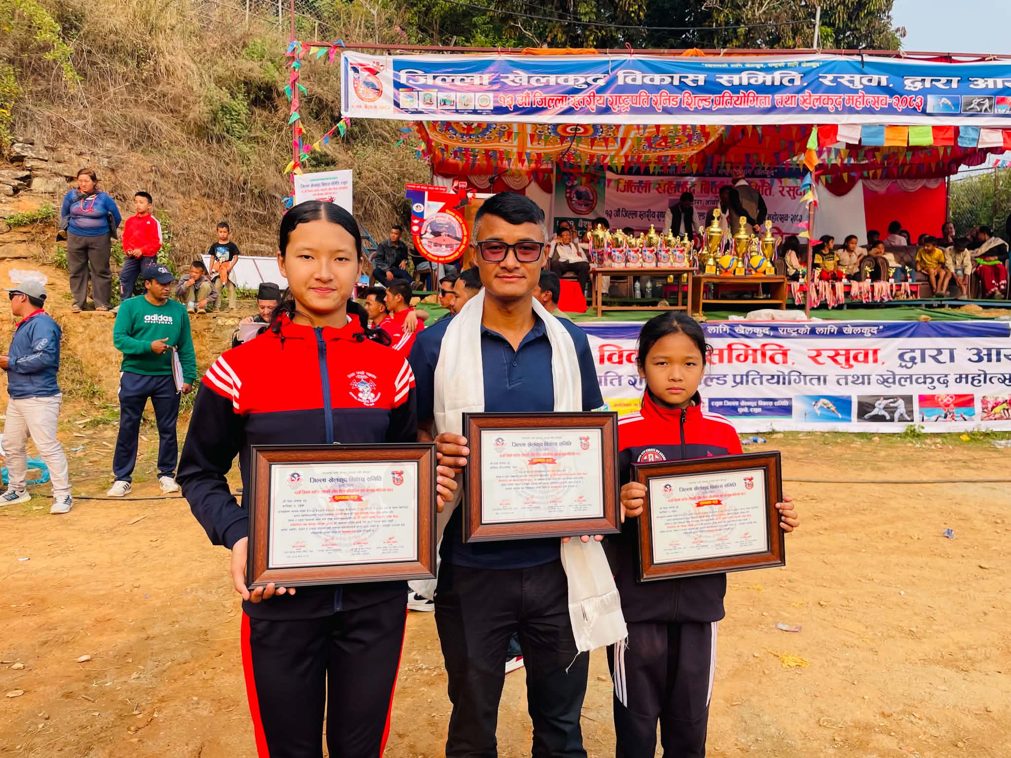 एकै परिवारका ३ खेलाडी सम्मानित