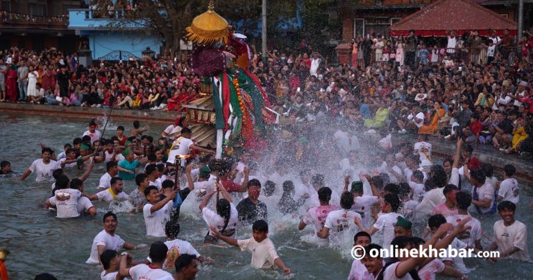 हाँडीगाउँमा गहना खोज्ने जात्रा, तस्वीरहरू