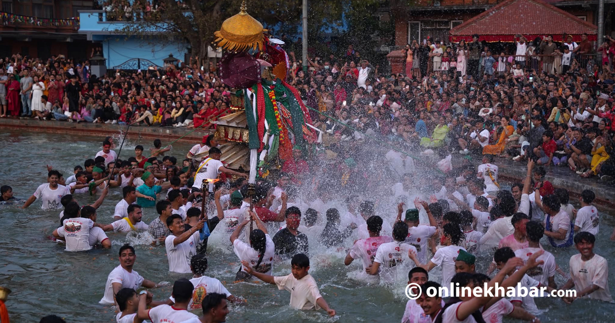 हाँडीगाउँमा गहना खोज्ने जात्रा, तस्वीरहरू