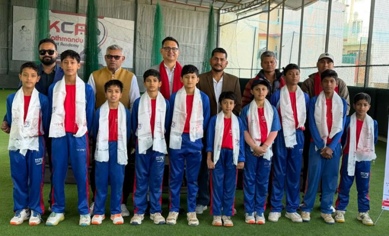 केसीएका ११ क्रिकेटरलाई हिमालयन ह्‍वाइट हाउसको छात्रवृत्ति