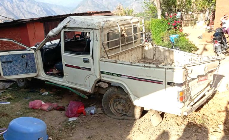 गुल्मीमा जिप घरमा ठाेक्कियाे : दुई जनाको मृत्यु, ११ जना घाइते