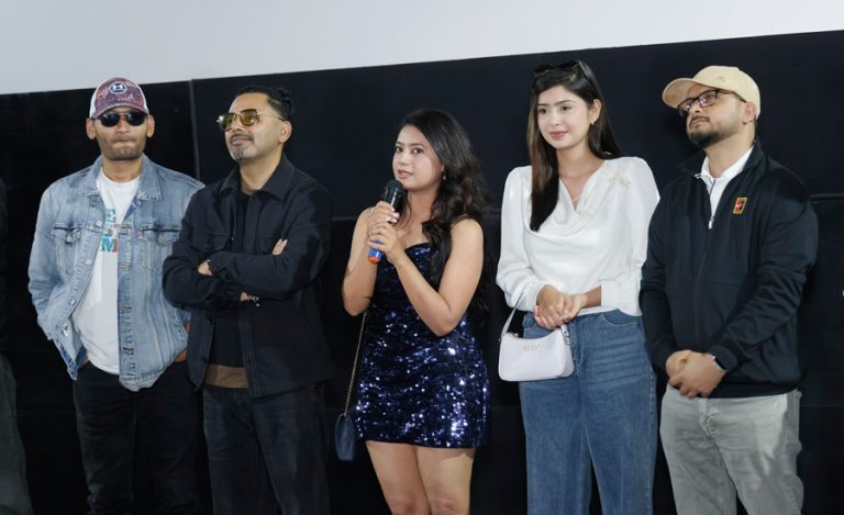 फिल्म ‘काजी’ को गीतमा किसान बनेका विपिन र केकी