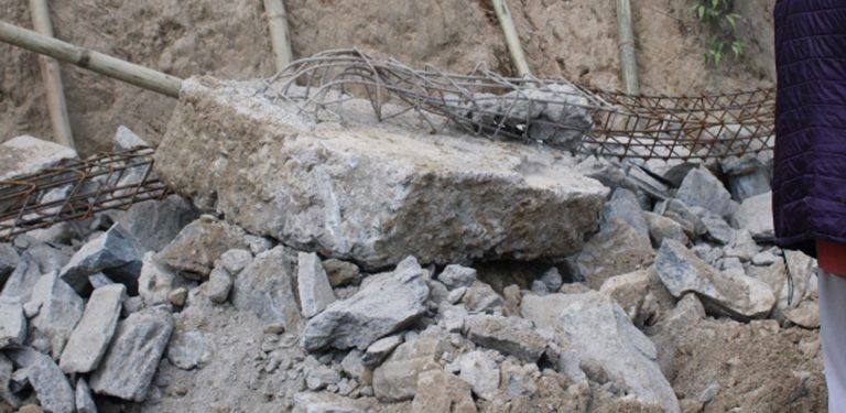 आफ्नो जग्गामा डोजर चलाएको भन्दै गाउँपालिका प्रमुखविरुद्ध अख्तियारमा कान्छाको उजुरी