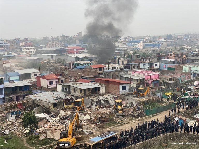 यसरी भत्काइँदै छ मनोहराको सुकुमवासी बस्ती