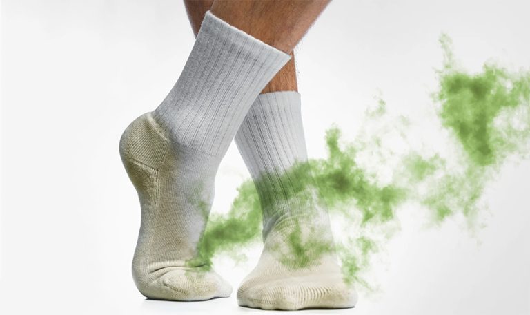 मोजाको दुर्गन्ध हटाउने ५ घरेलु उपाय