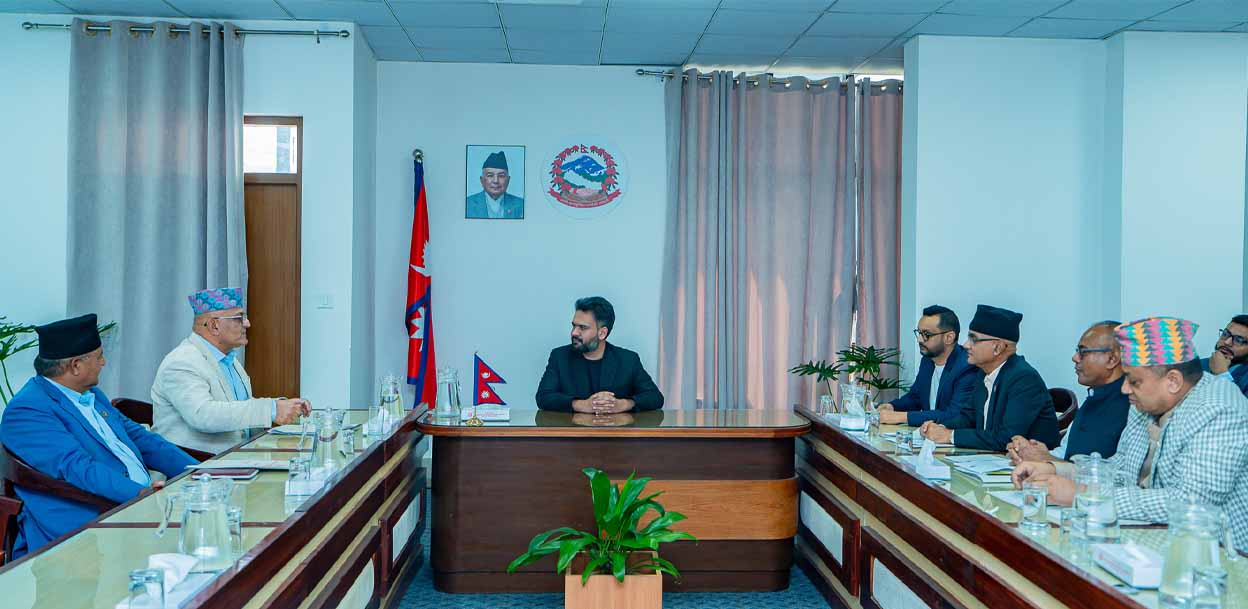 प्रधानमन्त्रीले साढे ५ घण्टा सुने मुख्यमन्त्रीका कुरा