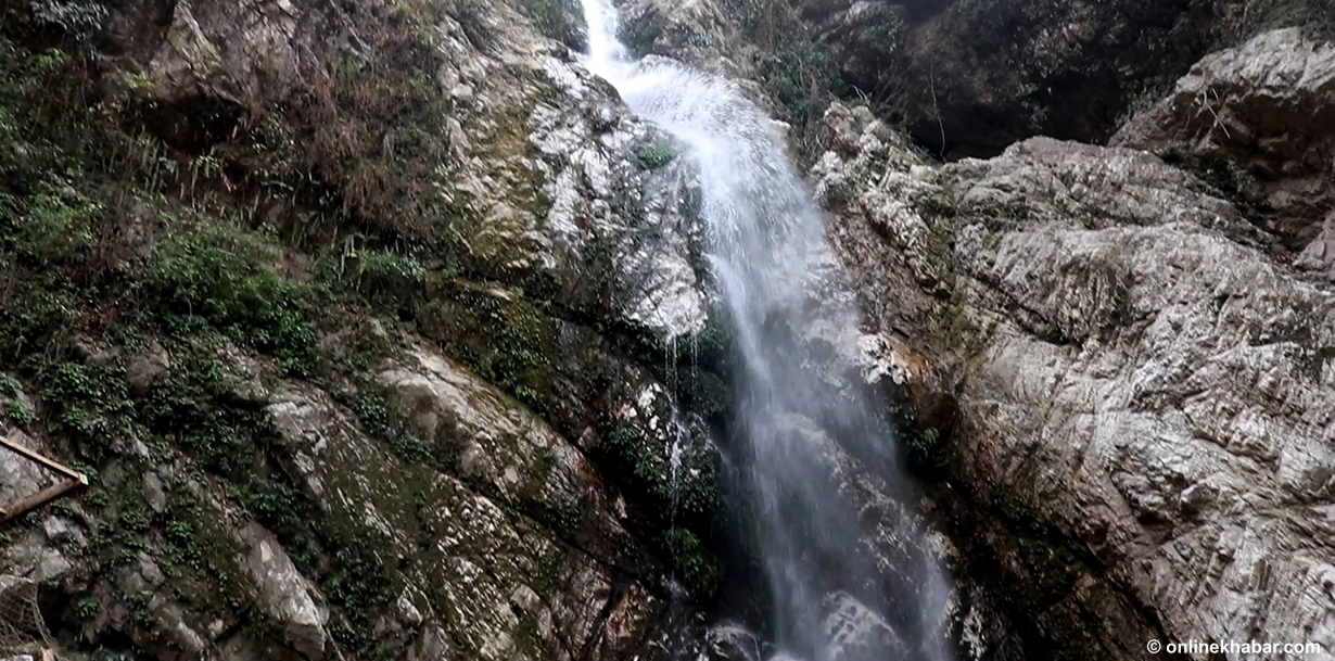 सुनसान नमस्ते झरना : पुनर्निमाणको पर्खाइमा प्राकृतिक गन्तव्य