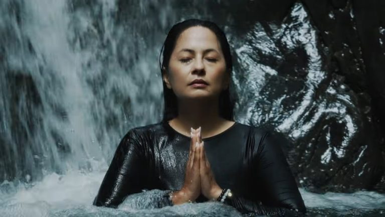 डिल्ली फोम्बोको मुन्धुमी फ्युजन ‘पेली तोन्दुङ्’