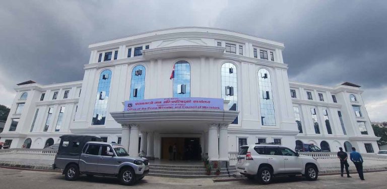 राज्य कोषबाट दोहोरो सुविधा लिनेको विवरण तत्कालन बुझाउन सरकारको निर्देशन