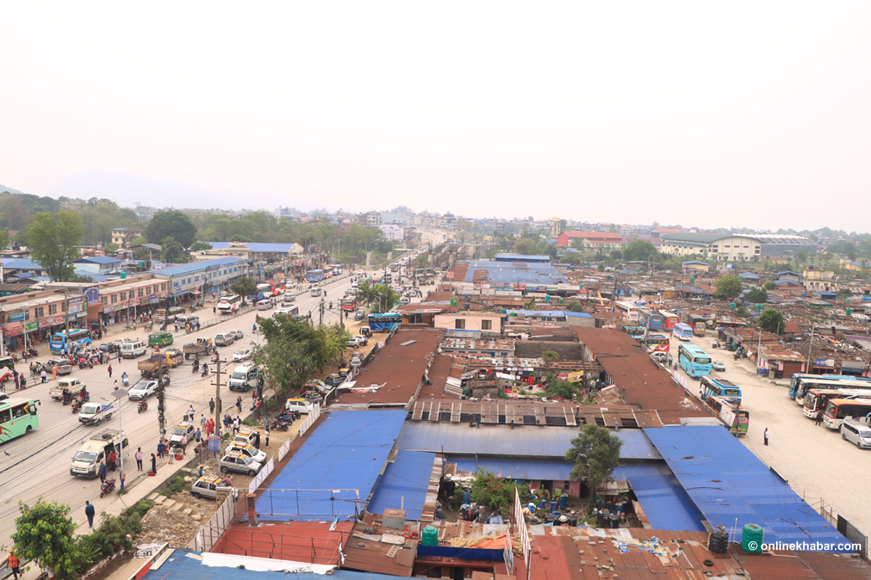 त्रस्त छन् पोखराका सुकुमवासी, बसपार्कमै छन् साढे ४ सय घर