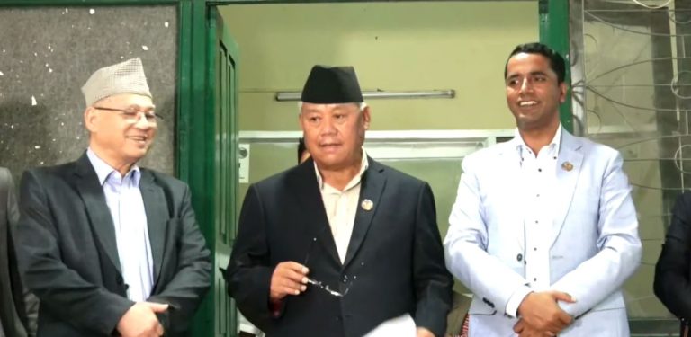 संसद् छलेर ल्याइएका अध्यादेश स्वीकृत नगर्न राष्ट्रपतिलाई विपक्षी चार दलको आग्रह