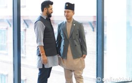 गृहमन्त्री गुरुङ सभापति लामिछाने भेट्न बूढानीलकण्ठमा