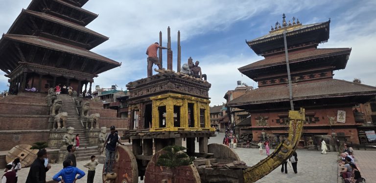 भक्तपुरमा लिच्छविकालीन बिस्केट जात्राको तारतम्य मिलाइँदै