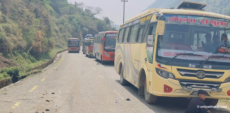 हावाहुरी र असिनाले मध्यपहाडी लोकमार्ग अवरुद्ध, रुकुमपूर्वमा सवारी अलपत्र