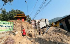 रुकुमपूर्वमा सडक मिचेर मन्दिर परिसरमा संरचना बनाउन थालेपछि विवाद