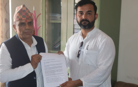 सरकारसँग ट्रक व्यवसायीको प्रश्नः अब हाम्रा ट्रक कवाडीमा बेच्ने ? 