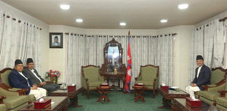 सभामुख अर्यालद्वारा पूर्वसभामुखसँग छलफल