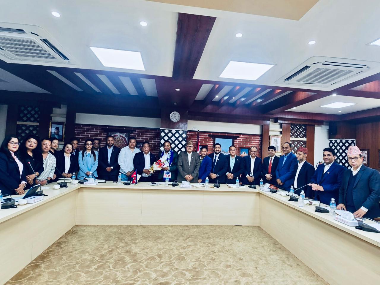 वैदेशिक रोजगार क्षेत्रको सुधारका लागि श्रममन्त्रीलाई म्यानपावर व्यवसायीका ७ बुँदे सुझाव