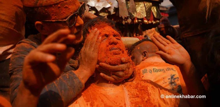 सिन्दुरे जात्रामा रंगियो थिमि (तस्वीरहरू)