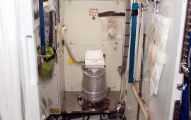 अन्तरिक्षमा किन जाम भयो ३ अर्बको शौचालय ?