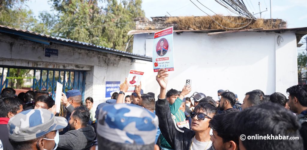 विद्यार्थीको विश्वविद्यालय कि, पार्टीका संगठनको ?