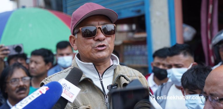 ध्यानाकर्षण पत्र बुझाएपछि सुकुमवासीका नेता : रास्वपाले अधिकार उल्लंघन हुन्न भन्यो (तस्वीरहरू)