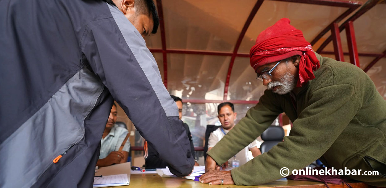 सरकारले यसरी ‘स्क्रिनिङ’ गर्दैछ वास्तविक सुकुमवासी (तस्वीरहरू)