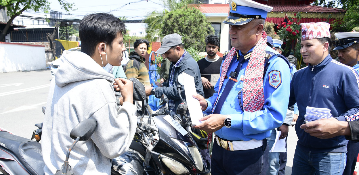 चोरी भएका ५० वटा मोटरसाइकल र स्कुटर धनीलाई हस्तान्तरण