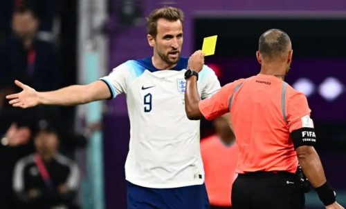 पहेंलो कार्डसम्बन्धी नियम परिवर्तन गर्दै फिफा