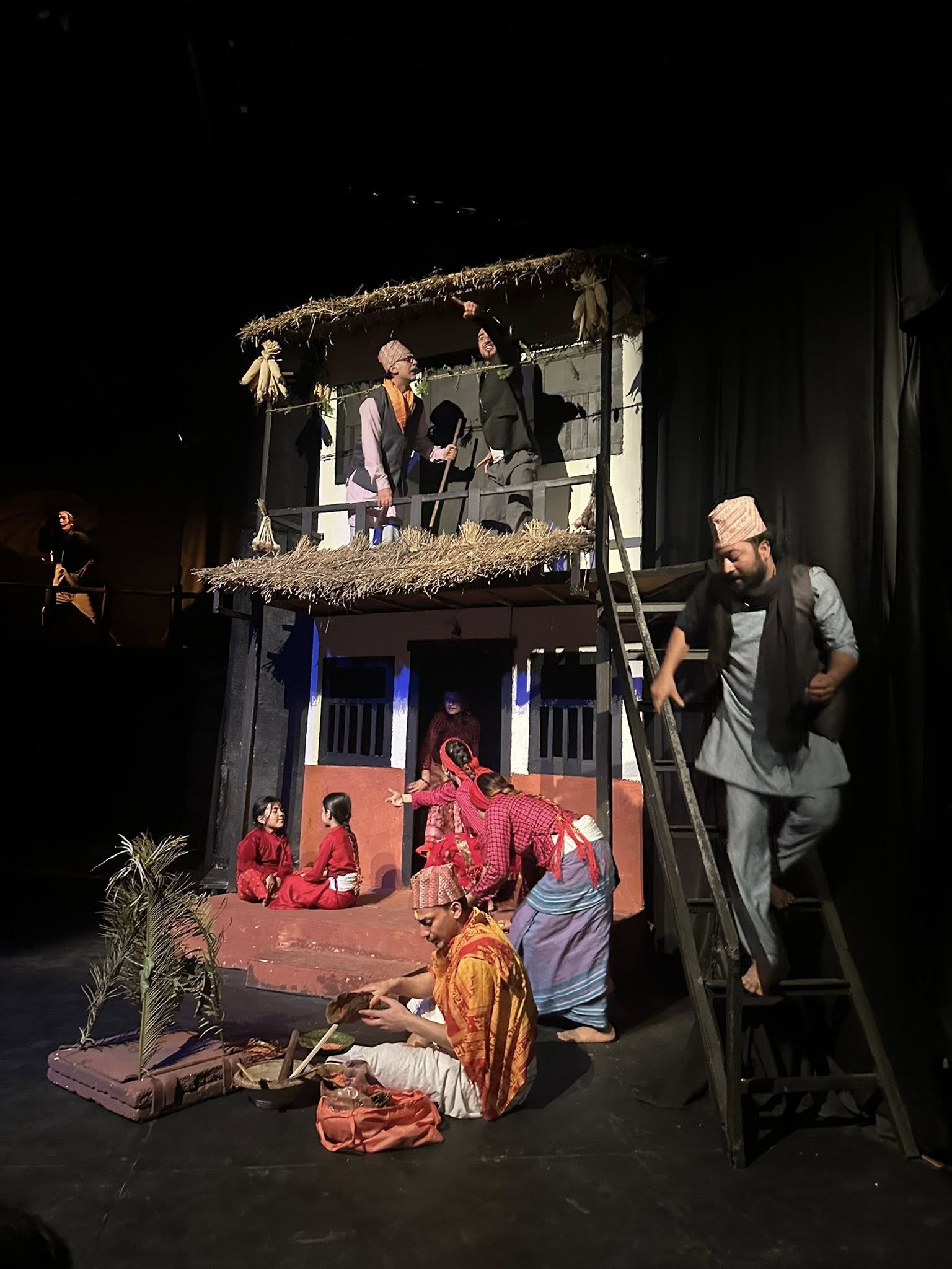 सहरमा मञ्चन भइरहेका नाटक