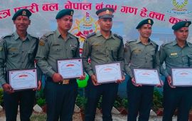 रोशी खोला बाढीमा फसेका यात्रु उद्धार गर्ने ५ सशस्त्र प्रहरी सम्मानित