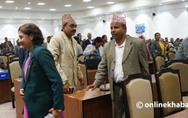 तीन विपक्षी दलले संसद् बैठक बहिष्कार गरे