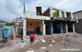 बालाजु क्षेत्रका घर-टहरा पनि भत्काइयो (तस्वीरहरु)