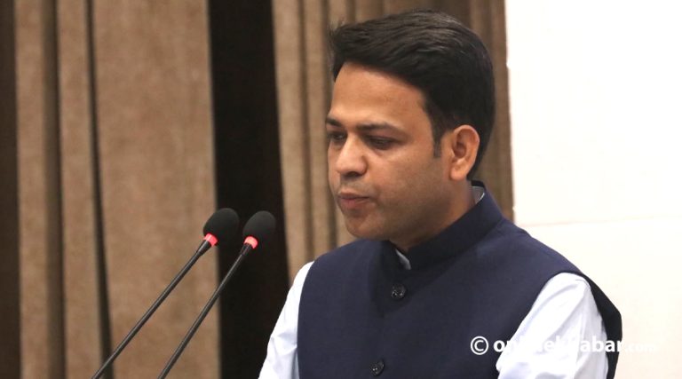 कानून निर्माणको ‘ड्राइभिङ सिट’ मा सांसदहरू नै हुनुपर्छ : आचार्य