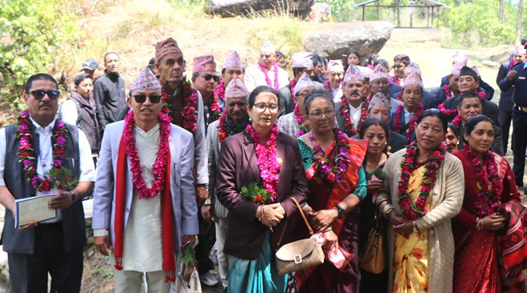 छथर गाउँपालिका अधिवेशन : अनावश्यक डोजर नचलाउन संघ सरकारलाई सुझाव