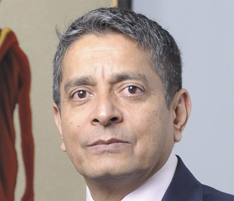 इन्भेष्टमेन्ट मेगा बैंकका सीईओ पाण्डे पक्राउ