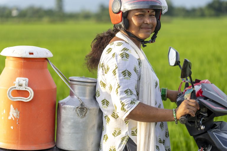 बिजुलीसँगै जोडियो सिप र बजार, बढ्यो मधेसका महिलाको आम्दानी