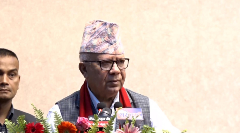 मजदुर आन्दोलनको बलमा प्राप्त अधिकार सरकारले खोस्न खोज्यो : माधव नेपाल