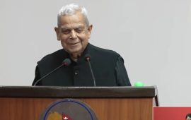 पूर्वराजाले पटकपटक भेट्न खोजेको भन्दै संसद्‌मा कालो पोशाक लगाएर पुगे महन्थ
