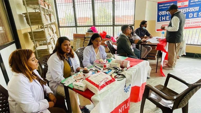 श्रमिक दिवसमा नेपाल ट्रेड युनियन कांग्रेस राष्ट्रिय युवा समितिको स्वास्थ्य शिविर