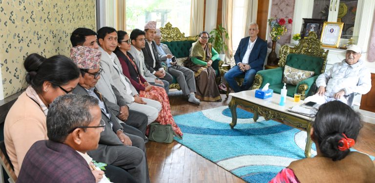 गुण्डुमा एमाले सुदूरपश्चिमको विवादबारे छलफल जारी
