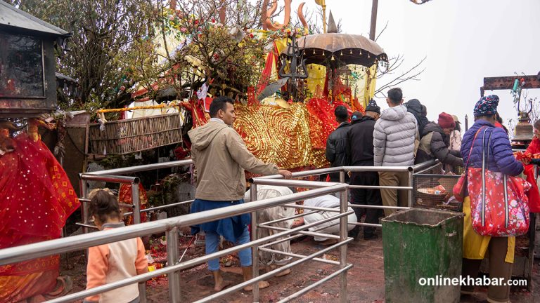 झरी झेल्दै पाथीभरा दर्शन (तस्वीरहरु)