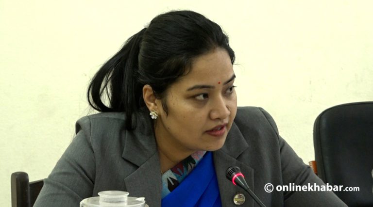 विज्ञबाट भूमि समस्या समाधान गराउँछौँ : मन्त्री रावल