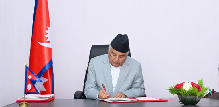 राष्ट्रपतिले जारी गरे ७ अध्यादेश, एउटा पुनर्विचारका लागि फिर्ता