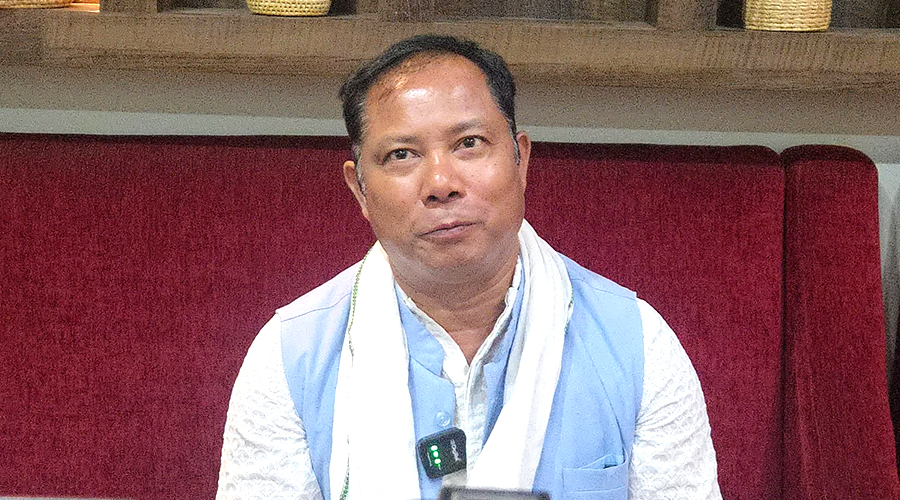 सुदूरपश्चिम प्रदेशका पाँच सांसद आफूसँग रहेको रेशम चौधरीको दाबी
