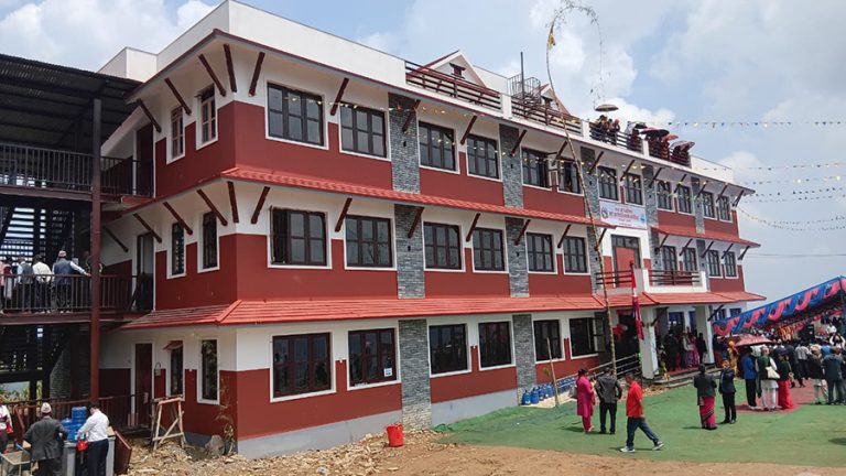 वर्ष दिनमै ठडियो रुपाको ‘सिंहदरबार’