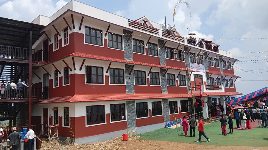 वर्ष दिनमै ठडियो रुपाको ‘सिंहदरबार’