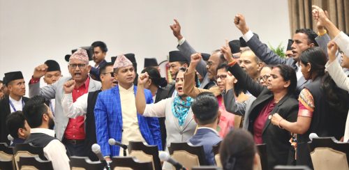प्रधानमन्त्रीको खोजीमा खर्च भइरहेको छ संसद्को ऊर्जा