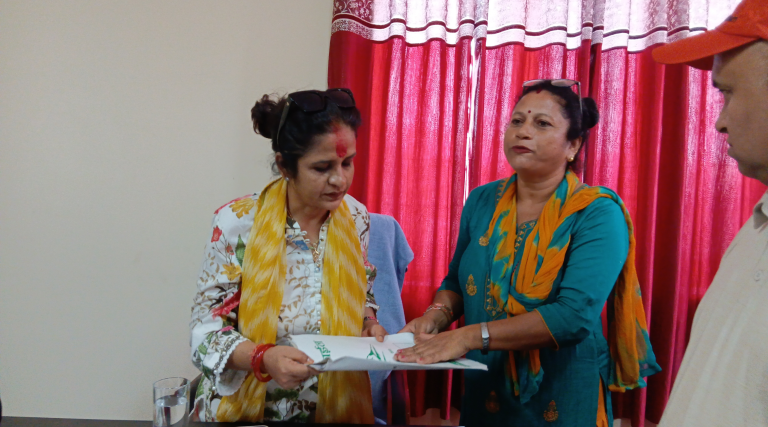 सिमरा सेजको बस्ती हटाउने तयारी, उद्योगमन्त्री फिल्डमा