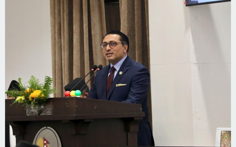 आफ्नै भाषा र दस्तावेज अनुमोदन गराउन अर्को निर्वाचन कुर्नू : अर्थमन्त्री वाग्ले